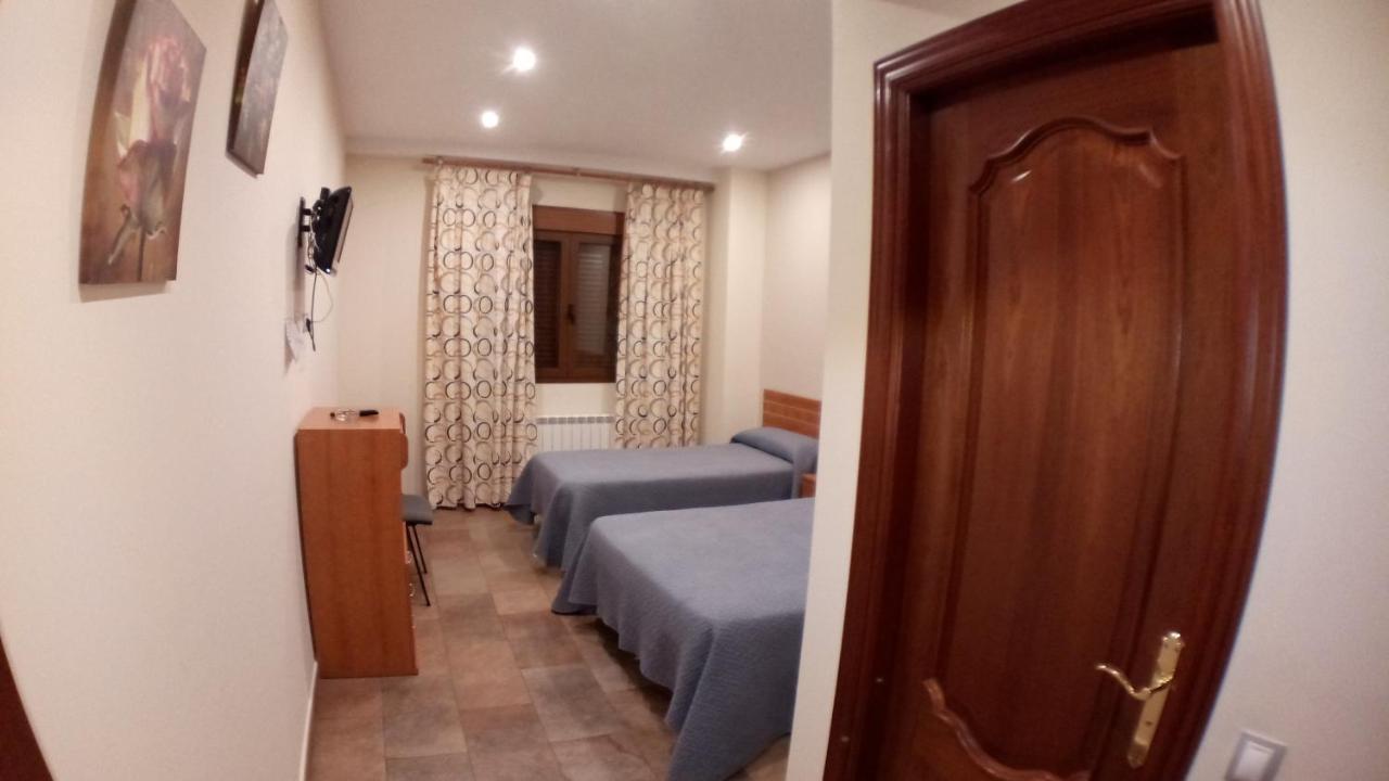 Monzón Hostal Venecia II מראה חיצוני תמונה