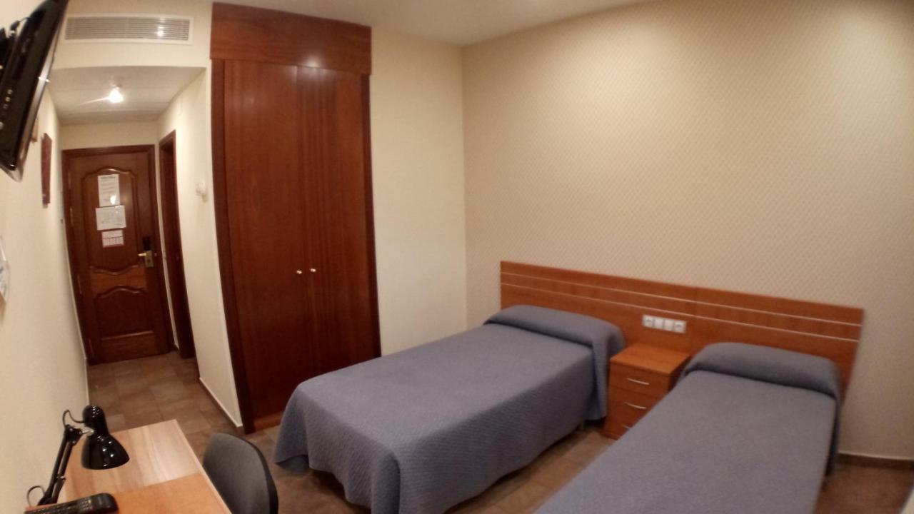 Monzón Hostal Venecia II מראה חיצוני תמונה