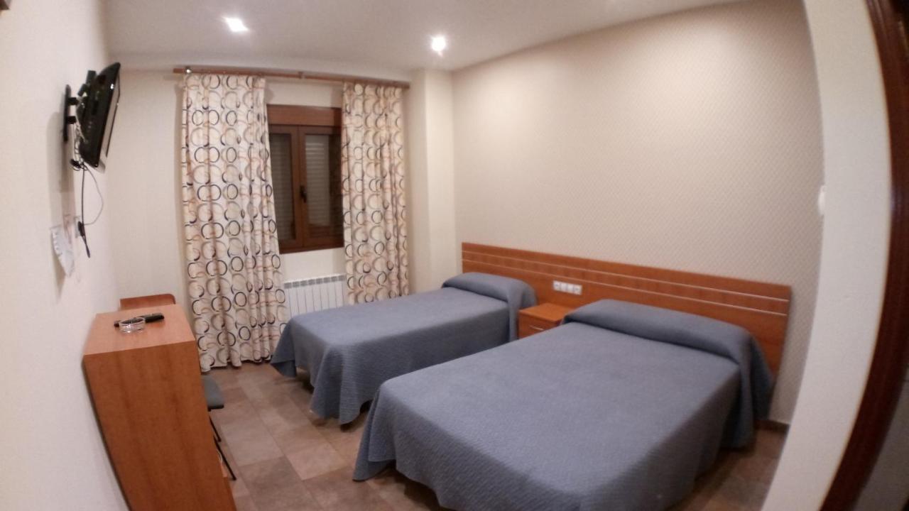 Monzón Hostal Venecia II מראה חיצוני תמונה