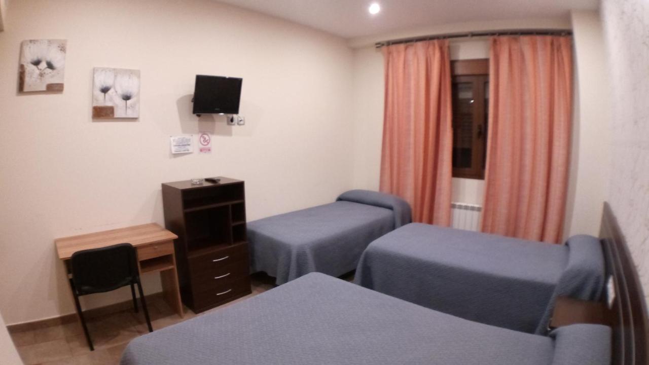Monzón Hostal Venecia II מראה חיצוני תמונה