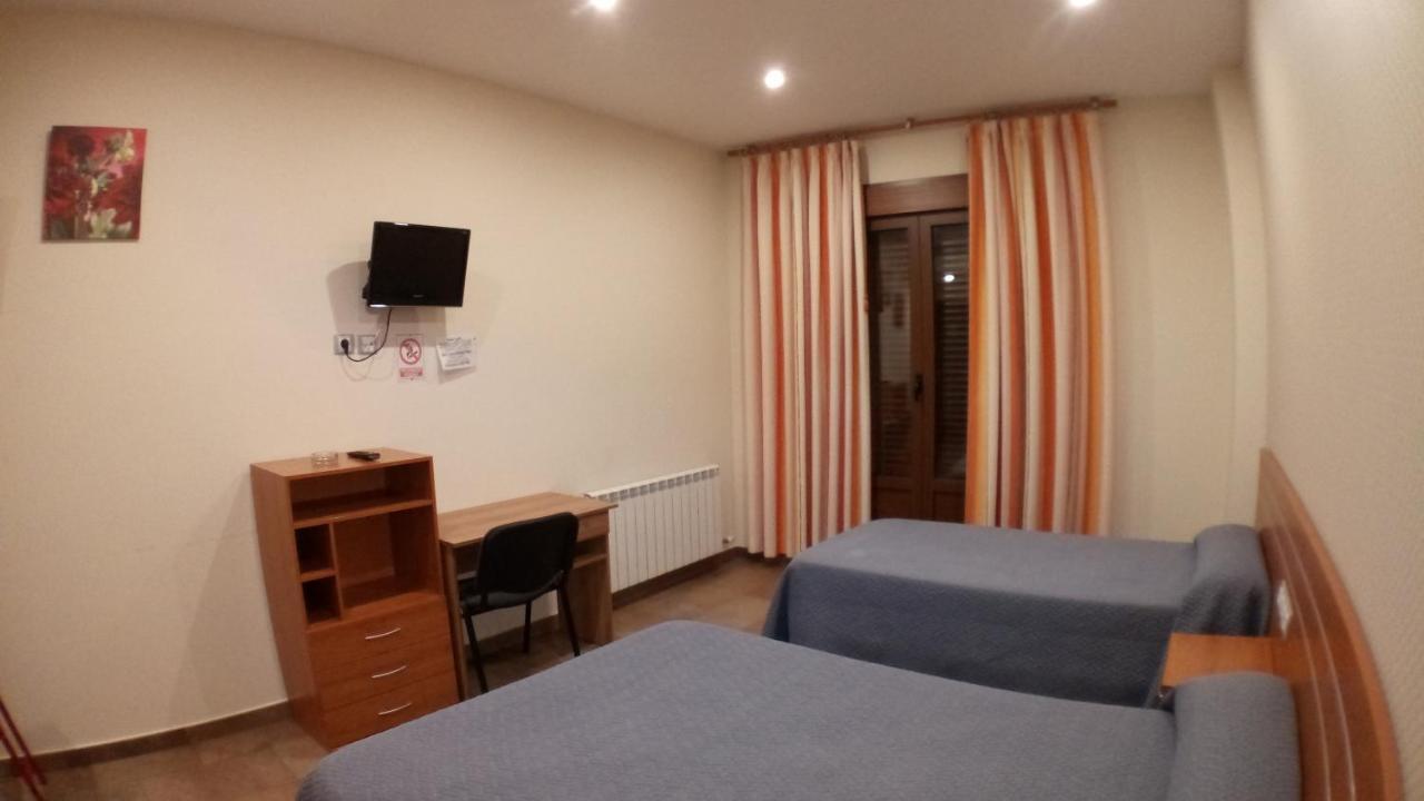 Monzón Hostal Venecia II מראה חיצוני תמונה
